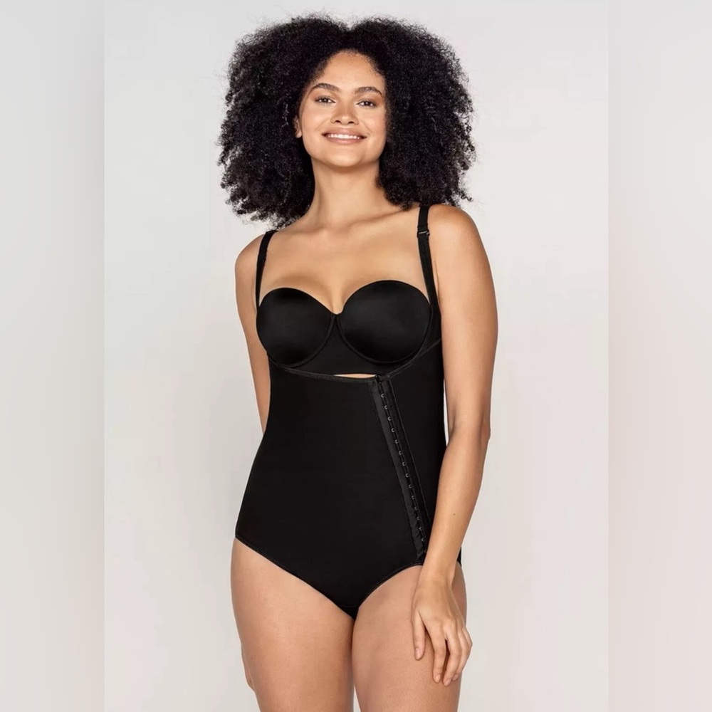 LEONISA 018513 CLASSIC BOTTOM FIRM BODY SHAPER DIAGONAL HOOK-AND-EYE Black NWT
